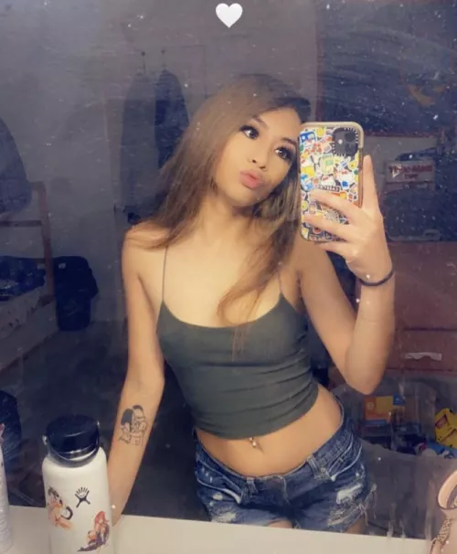 Hi Kik campusSlutt2020 I would love to see long cock over me 👀😈 by Collegebae2020