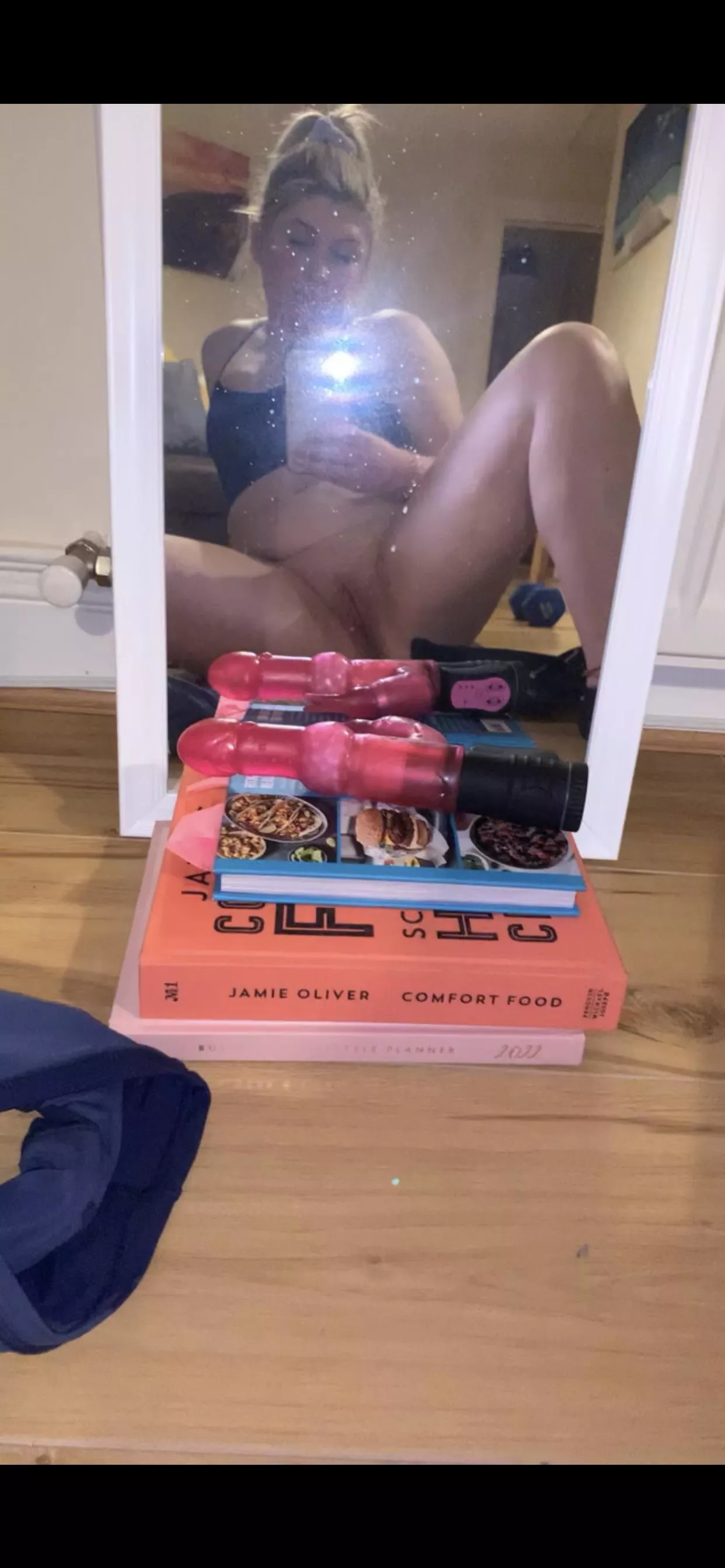 Hi 💦 posted by Elsa_Winter