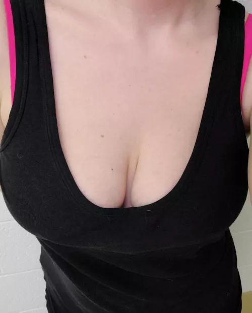 Hi, meet my cleavage by yourhotwife1