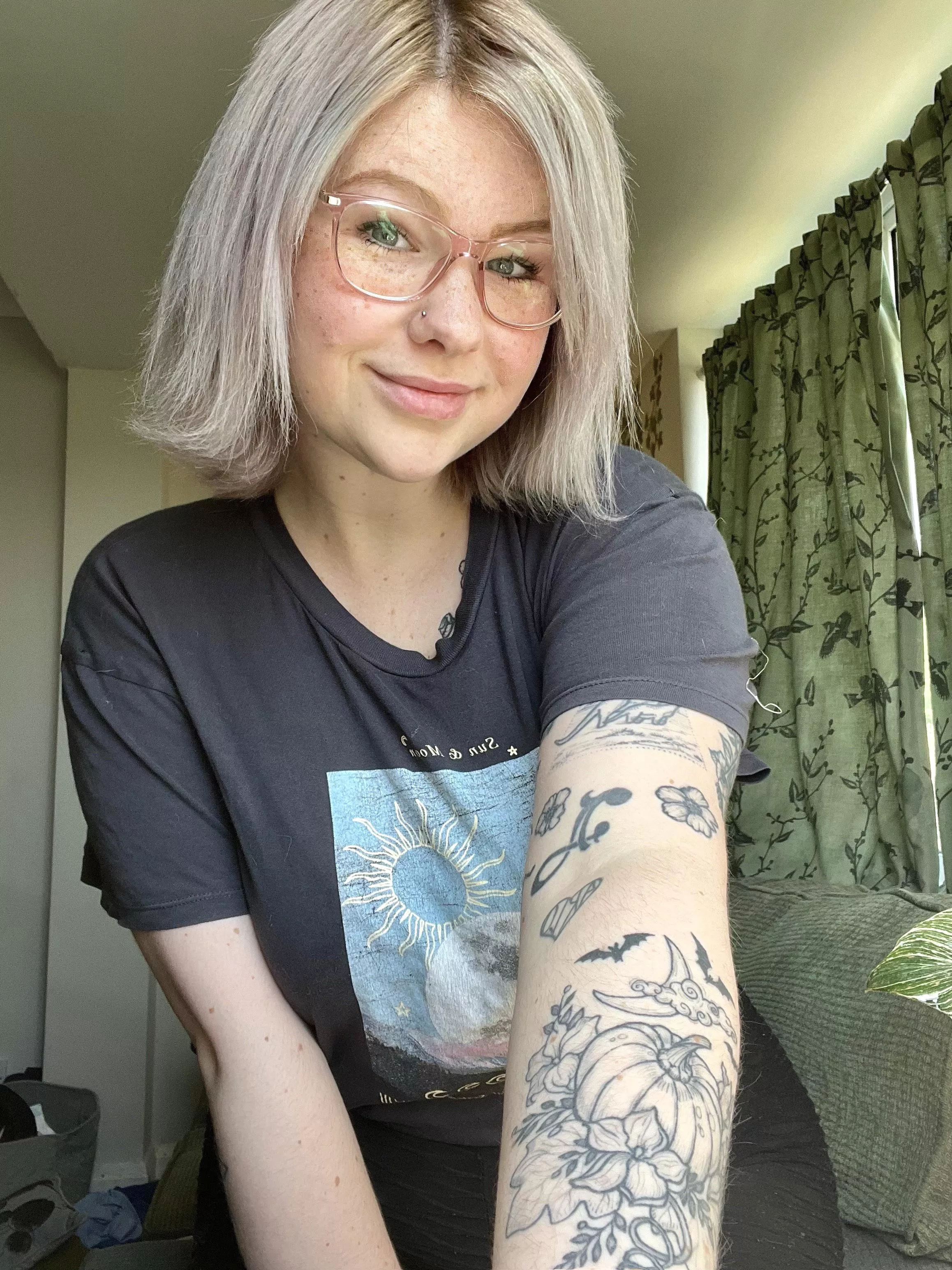 Hi! My freckles go crazy in the summer! posted by ScarletCutie