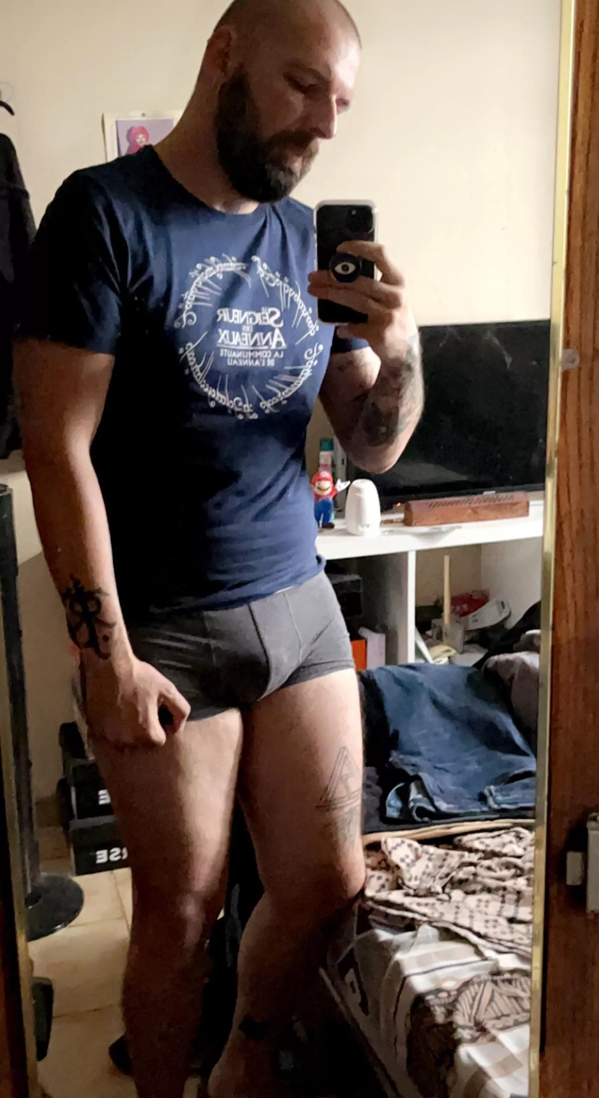 Hi 👋 posted by french_beard