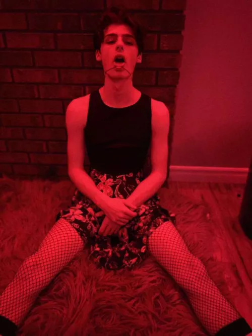 Hi:) new sub looking for advice, very new to this whole thing 😅 by Sunny82nd