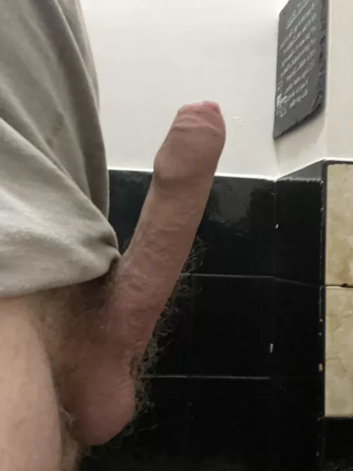 Hi, not sure if this is the right place, but want opinions, and to know who else’s penis goes up this far, issues, good bad? by iwasneverhere9902
