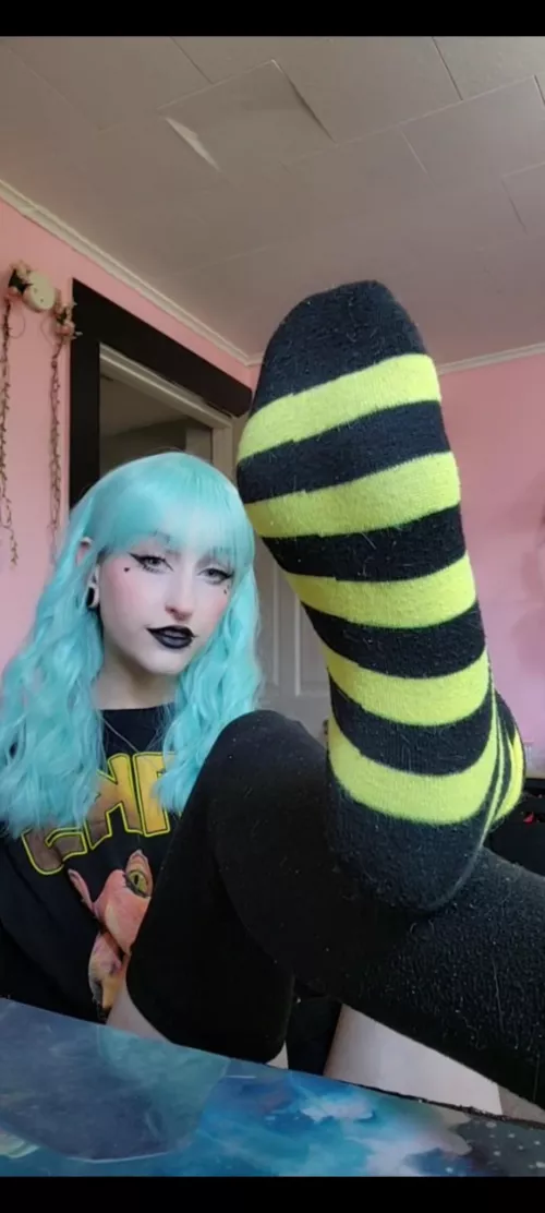 hi🖤 by TheEnchantrixxx