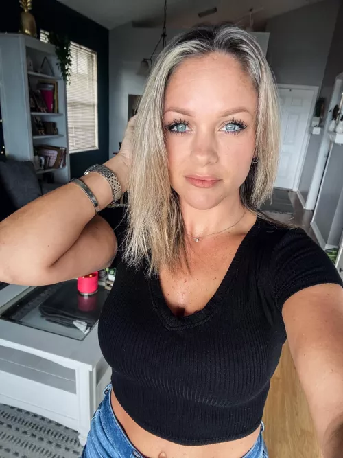 Hi there by carliengles