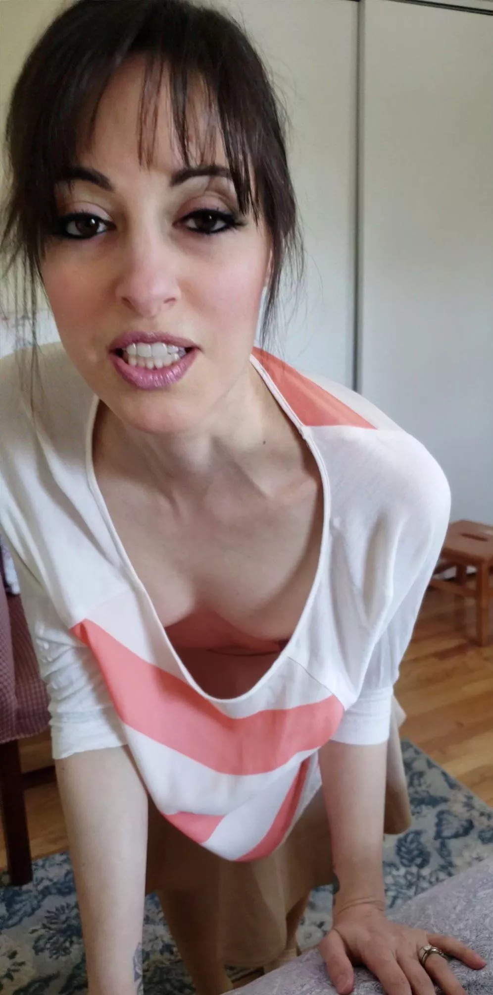 Hi there 👀 posted by PrestigiousHotWife