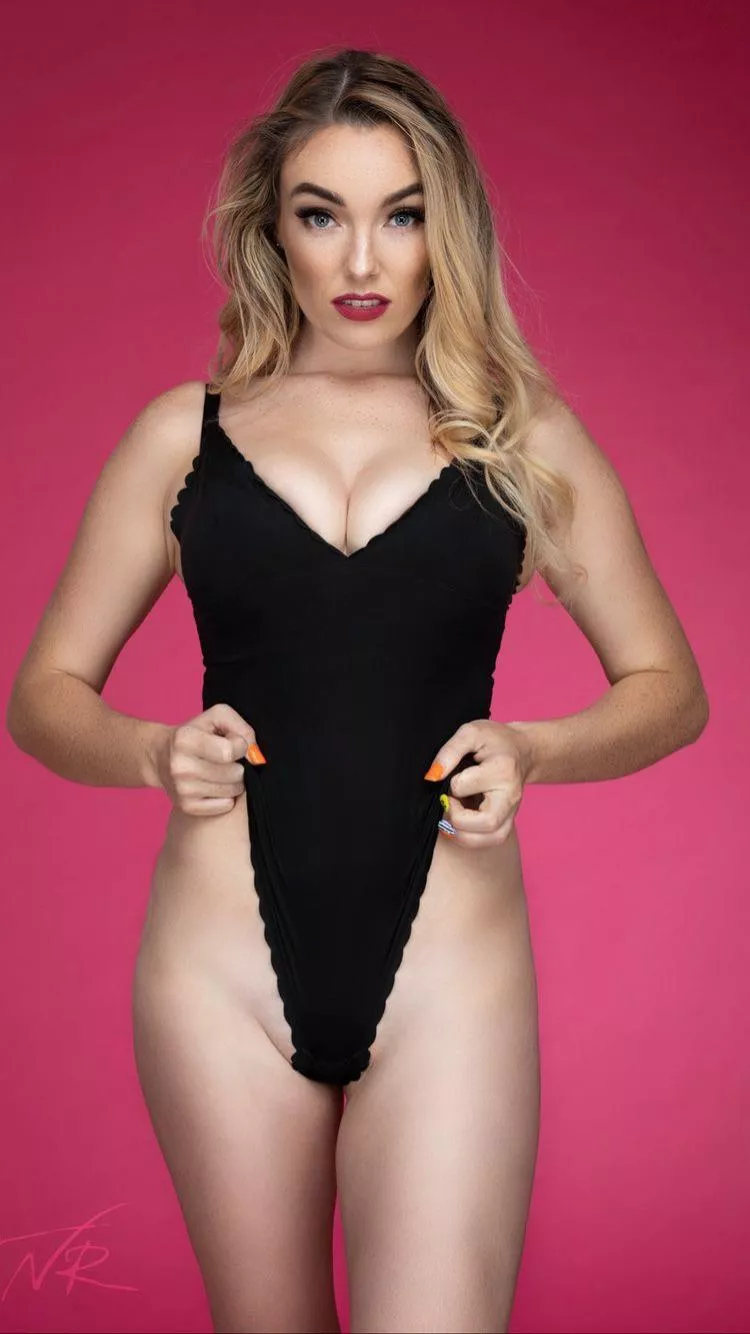 Hi there handsome - only me! 😉 (Harry Amelia BBUK S16) posted by harryamelia_