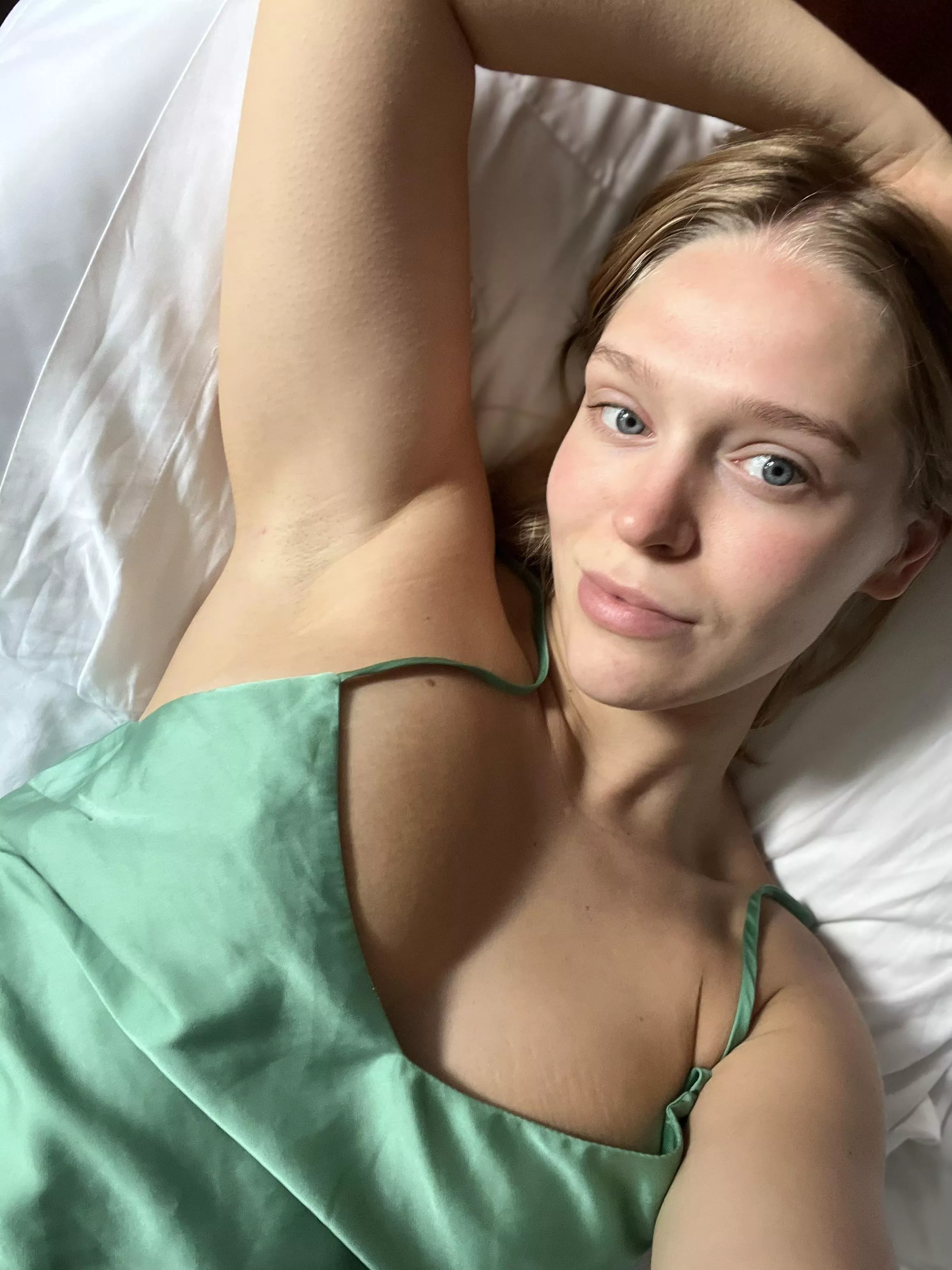 Hi there 👋🏻😘 posted by YourGoddessFreya