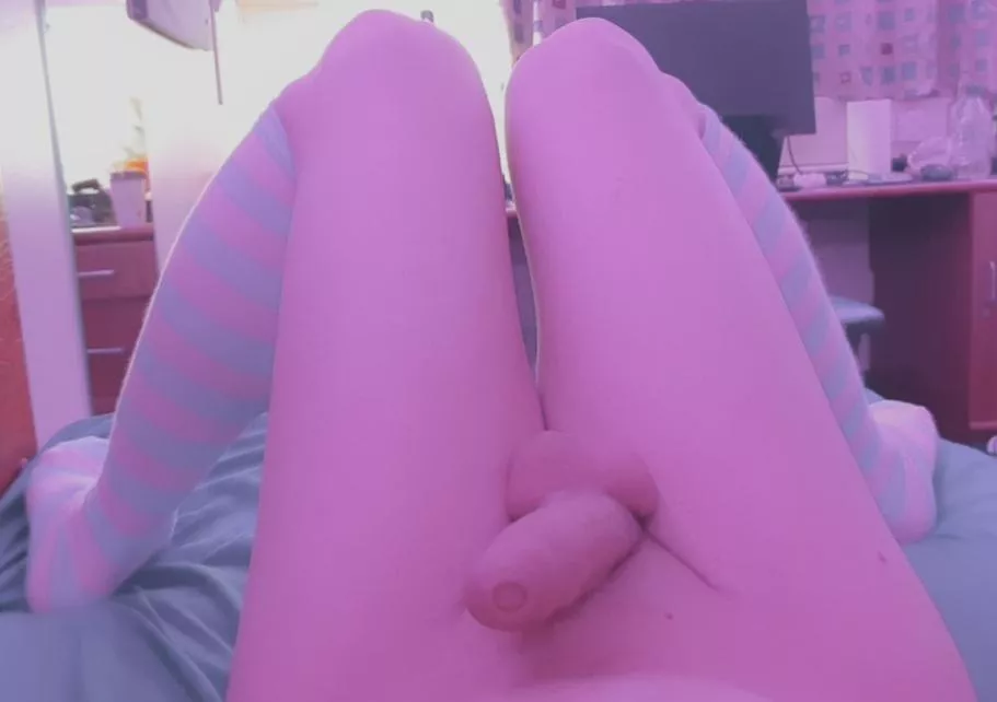 hi to the three people in new who see this 😔 posted by anceds