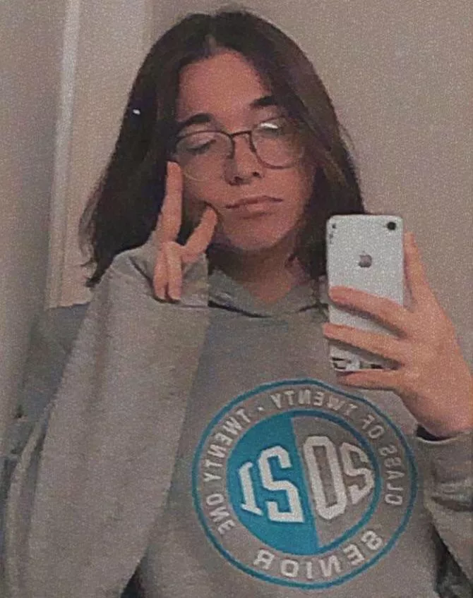 Hi! Wanna be friends? posted by Femboi-Cutiee