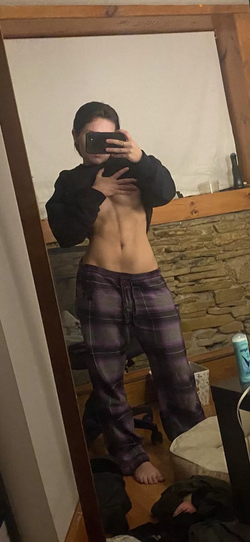 Hidden underneath my baggy clothing 😜 posted by Facelessfilming