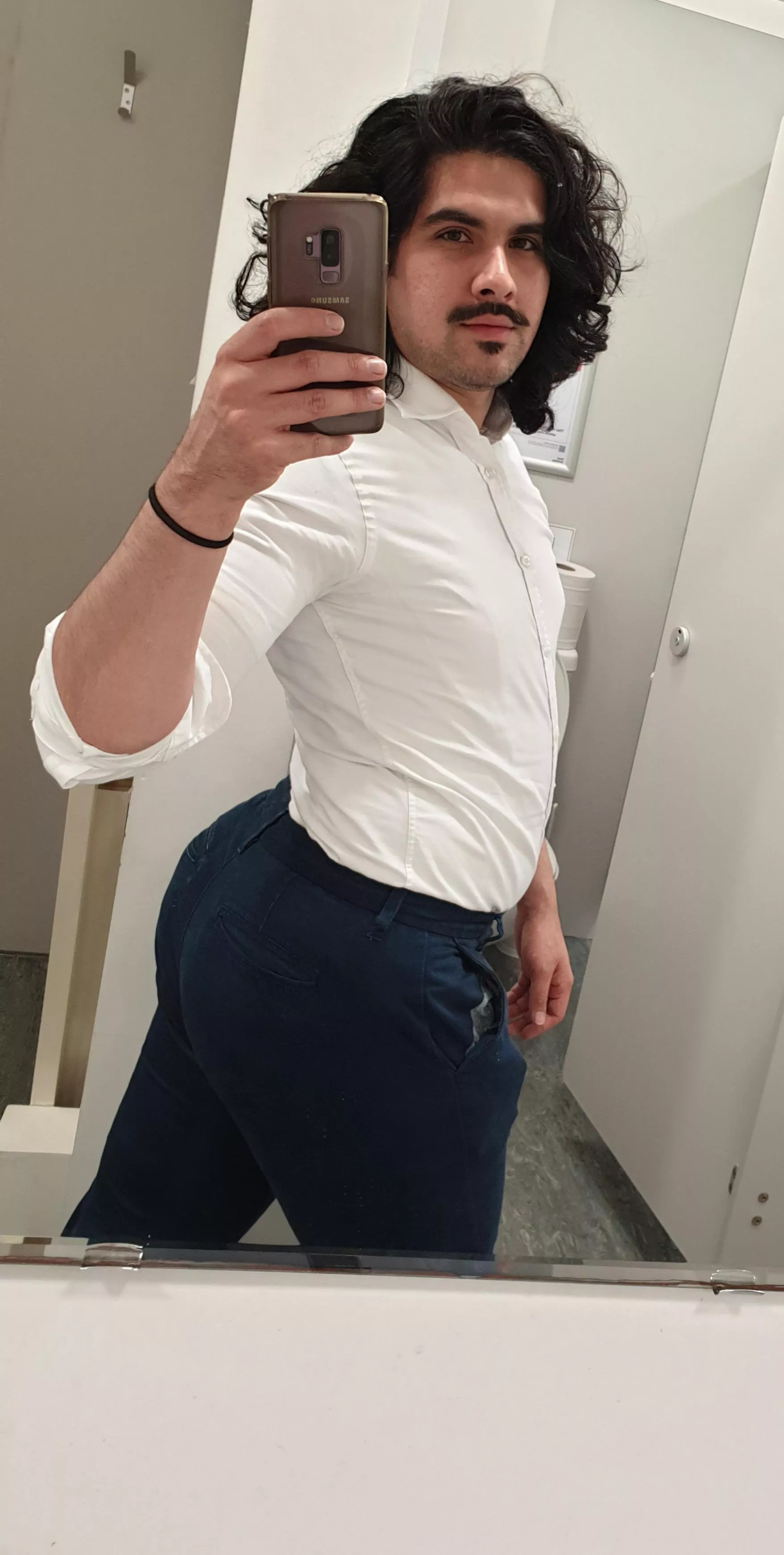 hiding in the bathroom during recess. help posted by Safiibox