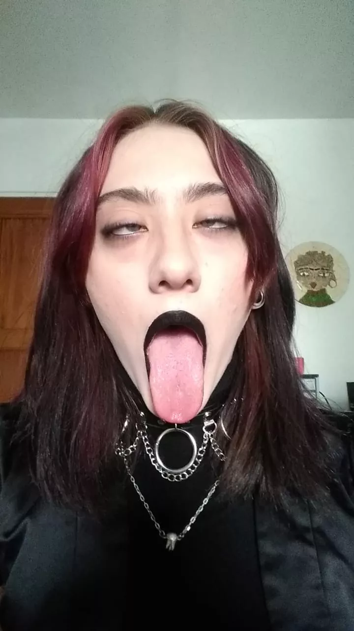 hii :33 posted by menidomi