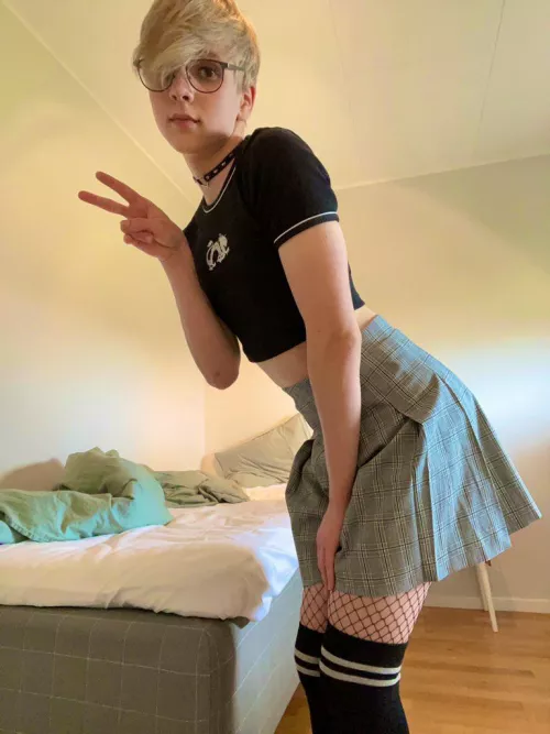 Hii and happy saturday to all you cuties >w< by FemboyAlexlol