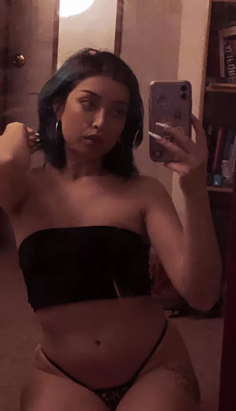 hii how’s your night going posted by miyababyxo