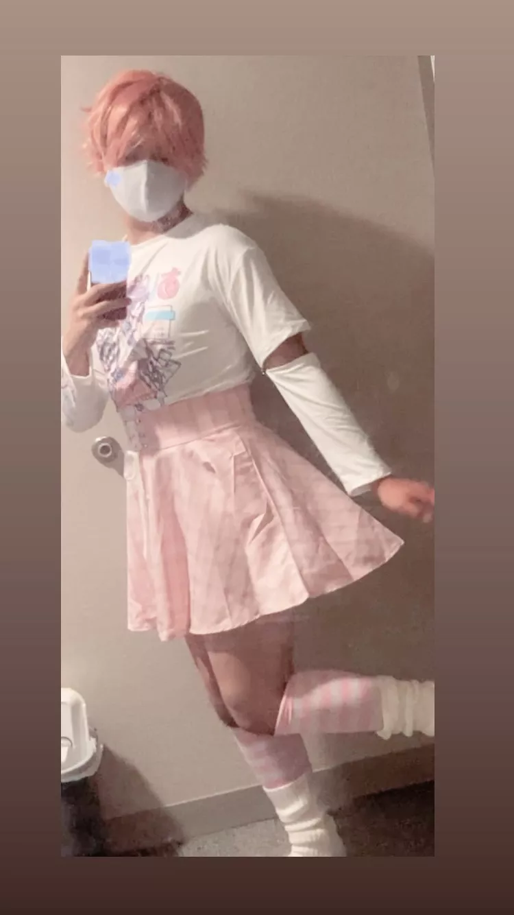 hii uhm, so here is my first fit !!! (pls don't be too mean >~<) posted by chlxe-chann