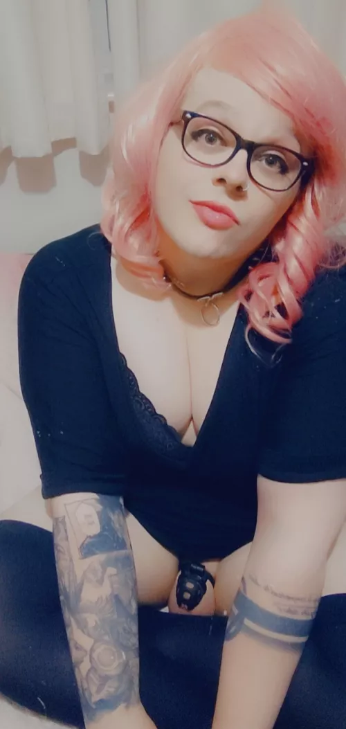 hii, updating my socials with a ton of content tonight, just thought I'd let you know incase any of you lovely people wanted to see me do naughty stuff with my butt 🙈 by RoxxiSleeps