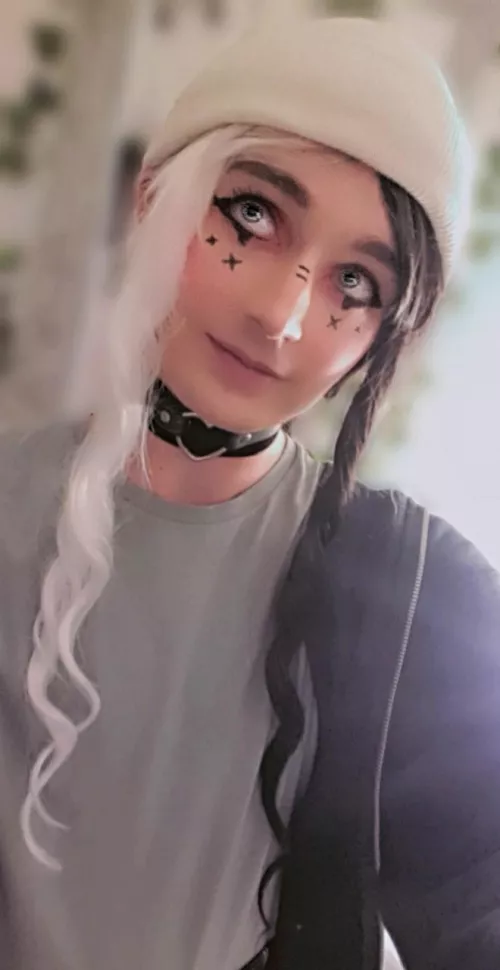 Hiii, just me againnn <3 by ellarileyyy