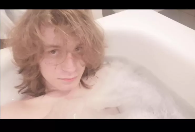 hiii new femboy here :3 by Chrisicutienyaa