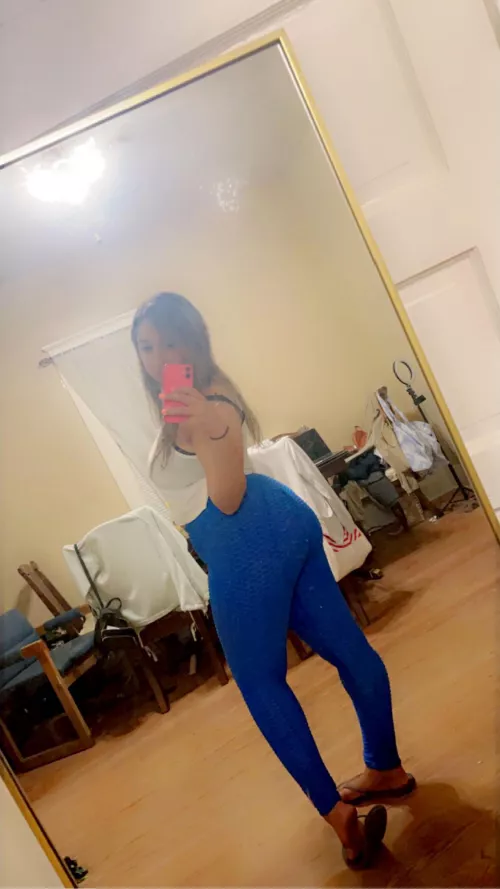 Hiiii 💚 by illiana420x