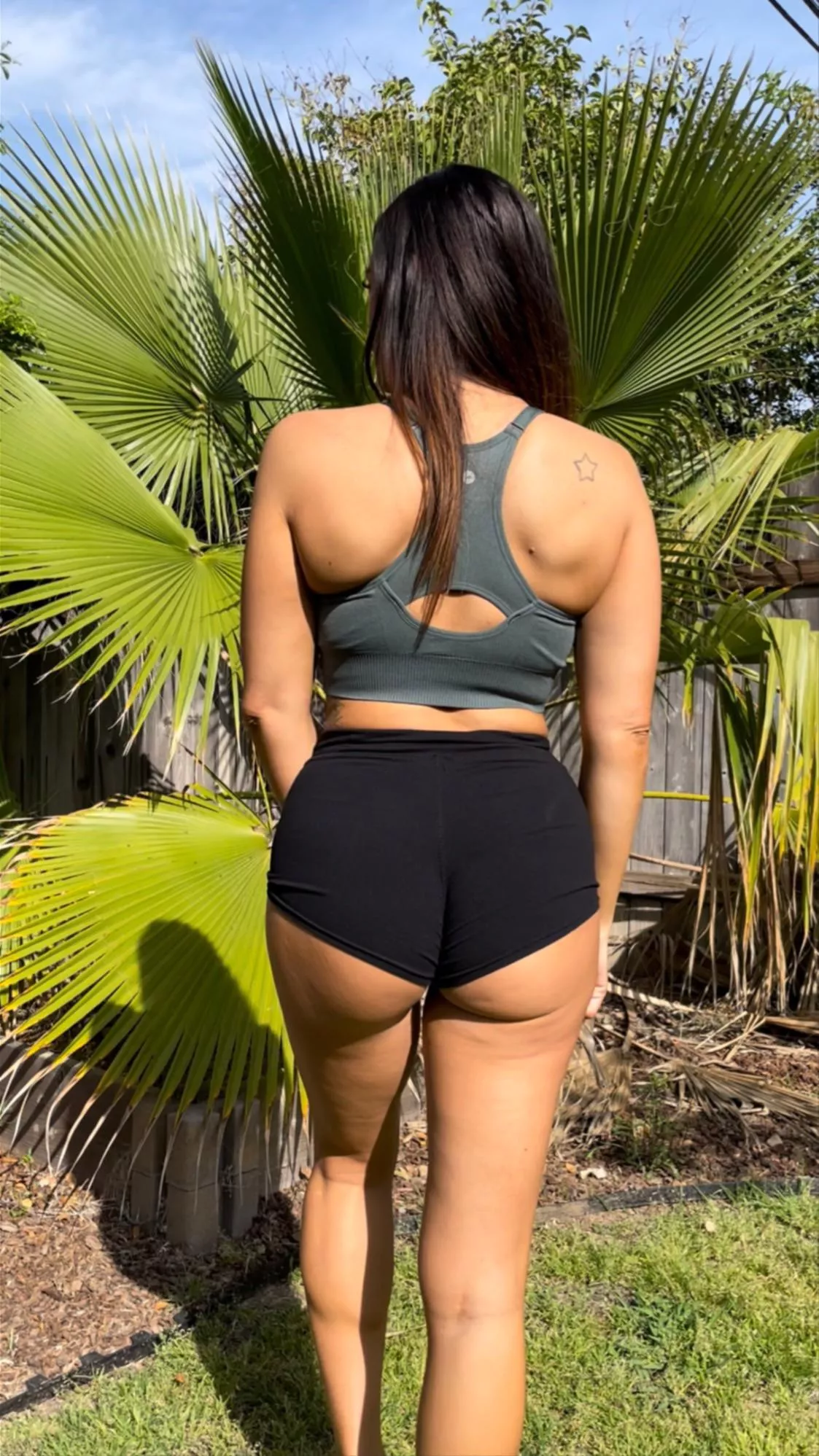 Hip thrusts finally paying off posted by mandiekitty