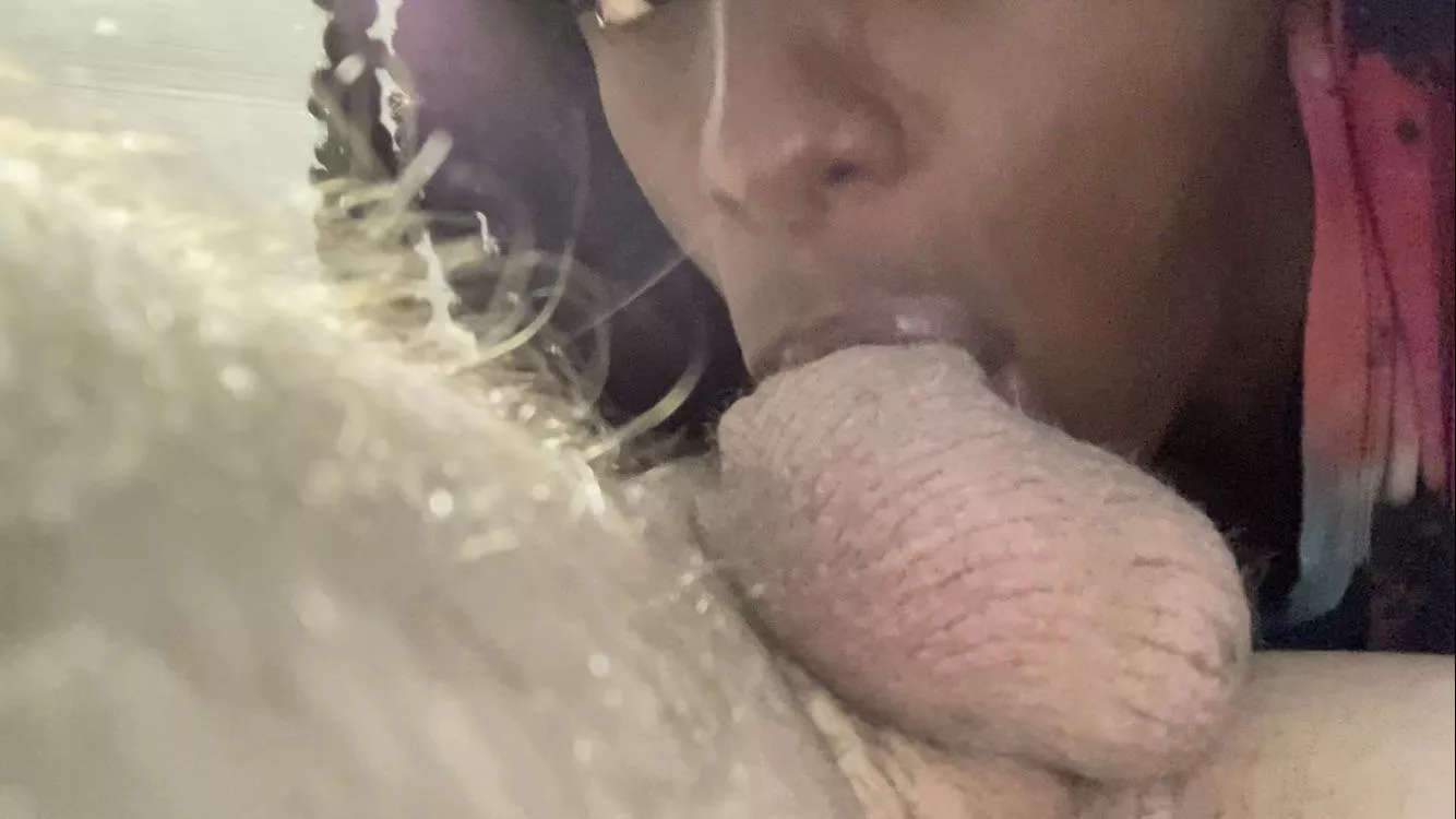 His girlfriend doesn’t know how to deep throat so I showed him I could posted by Divinecumslut