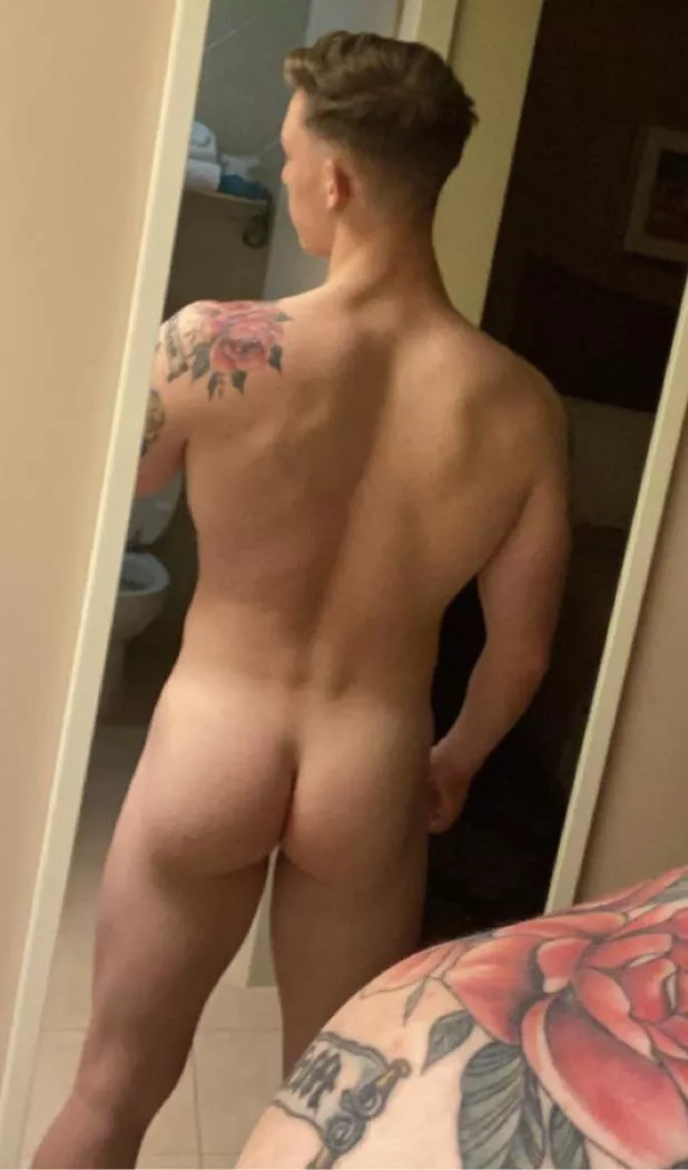 Hit a new squat PR today :) posted by darkskin-speed