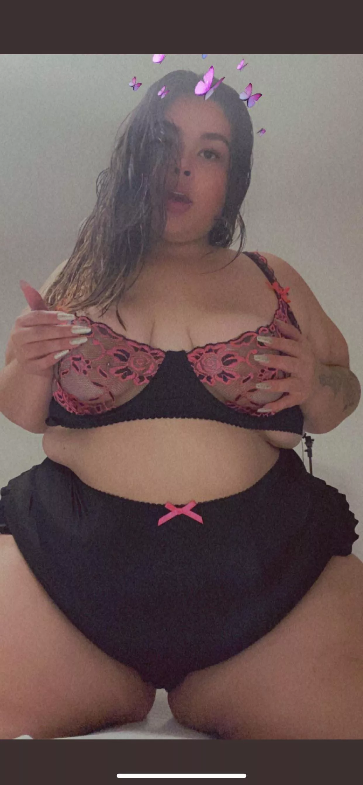 Hit me up☺️😋 posted by IndependentCredit836