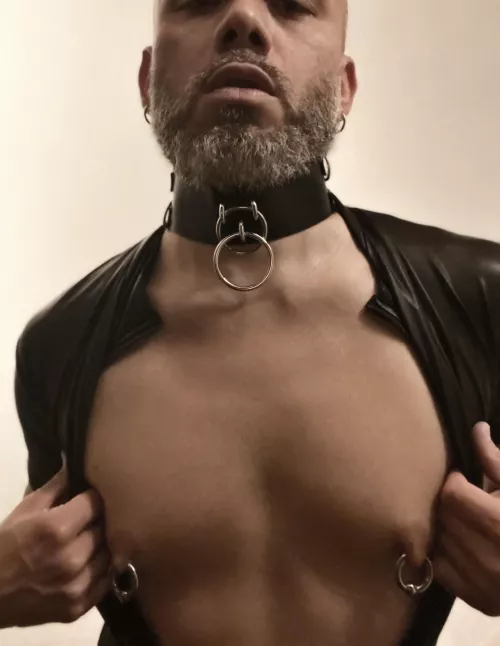 Hit me up for some Skype nipple fun by ingresso_vietato