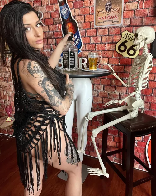 Hitting on old men in a bar like .. [F] by Kxnky1