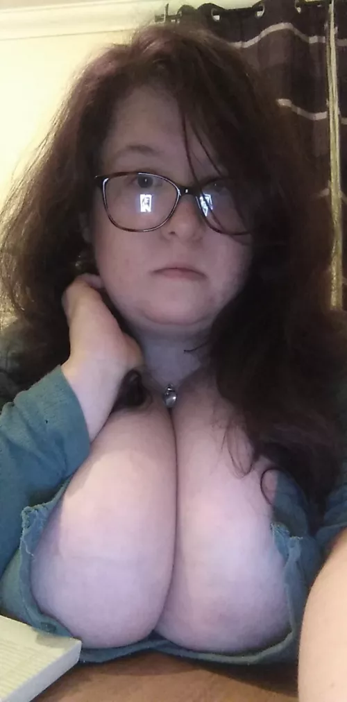 hiya! by Hollow_Insanity