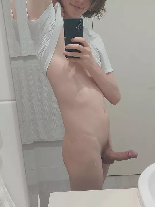 hiya posted by alexaxelaa