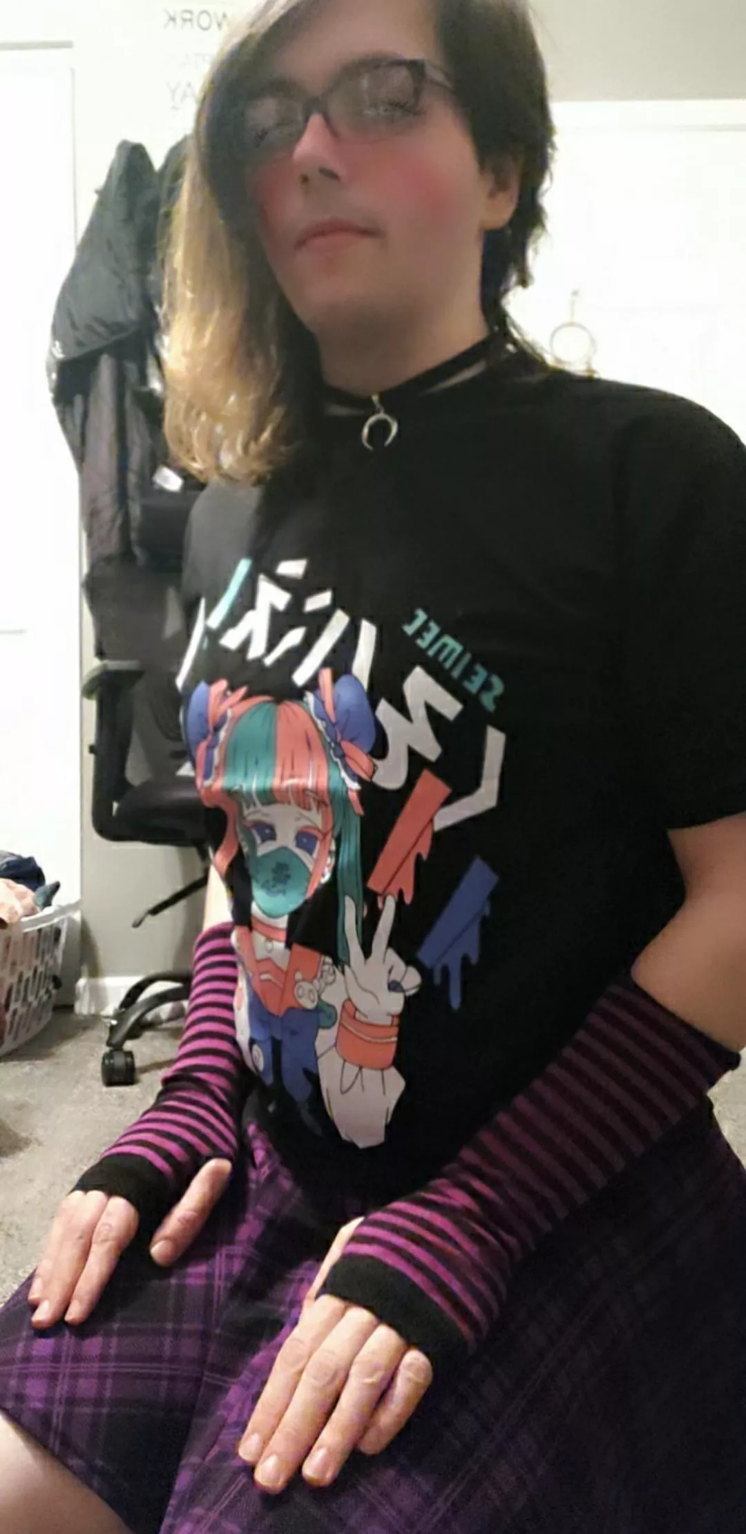 hiya for a new shirt and sweet choker 💜 posted by LovingSongbird