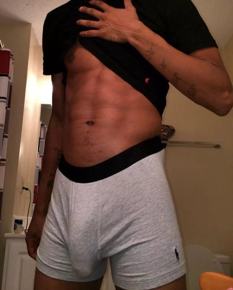 Hmu I’m 19 6’4 I do boxing and play basketball and my dick is big black and 10in long posted by Physical-Order-1955