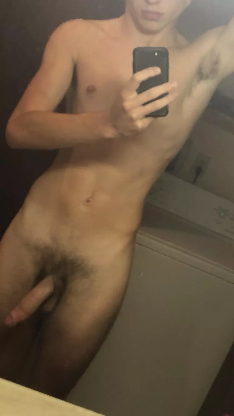 Hmu I’m all yours posted by Unlikely_Attorney_32