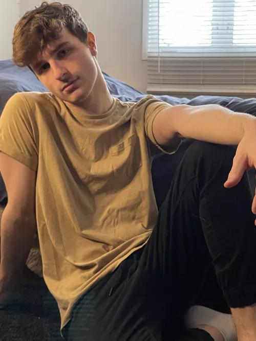 hmu!! :) by gravityyyboy