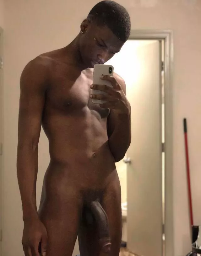 HMU to see more (must have cash app) posted by aksjdnne