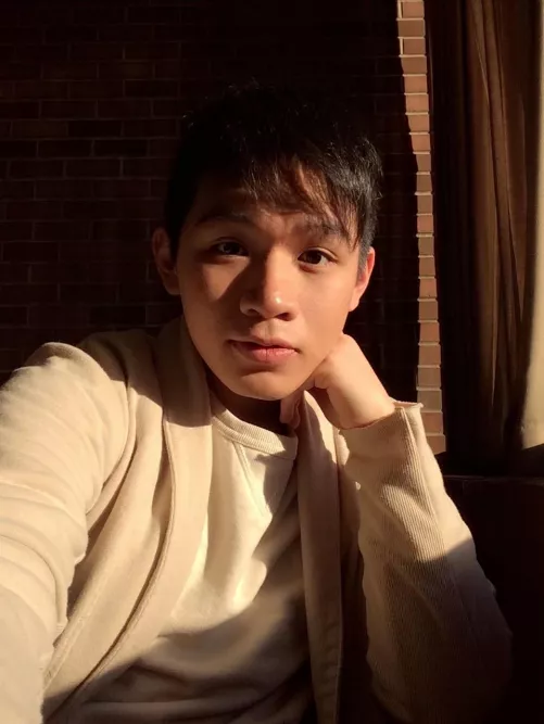 Hmu with your best dad joke pls 🥹 I need to laugh by Gnminh