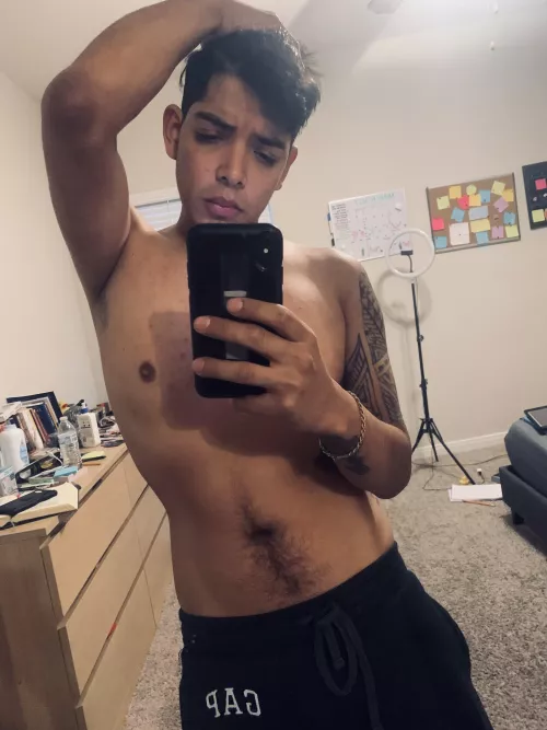 Hola by danielferrara90