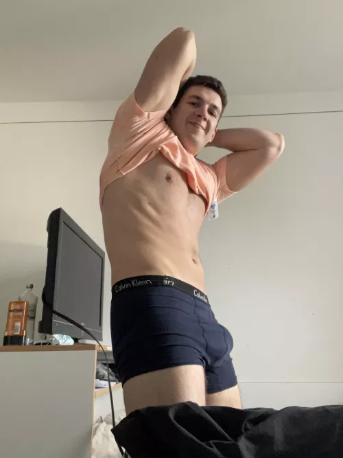 Hola hola pull my pants down please 🥵 by lio1919