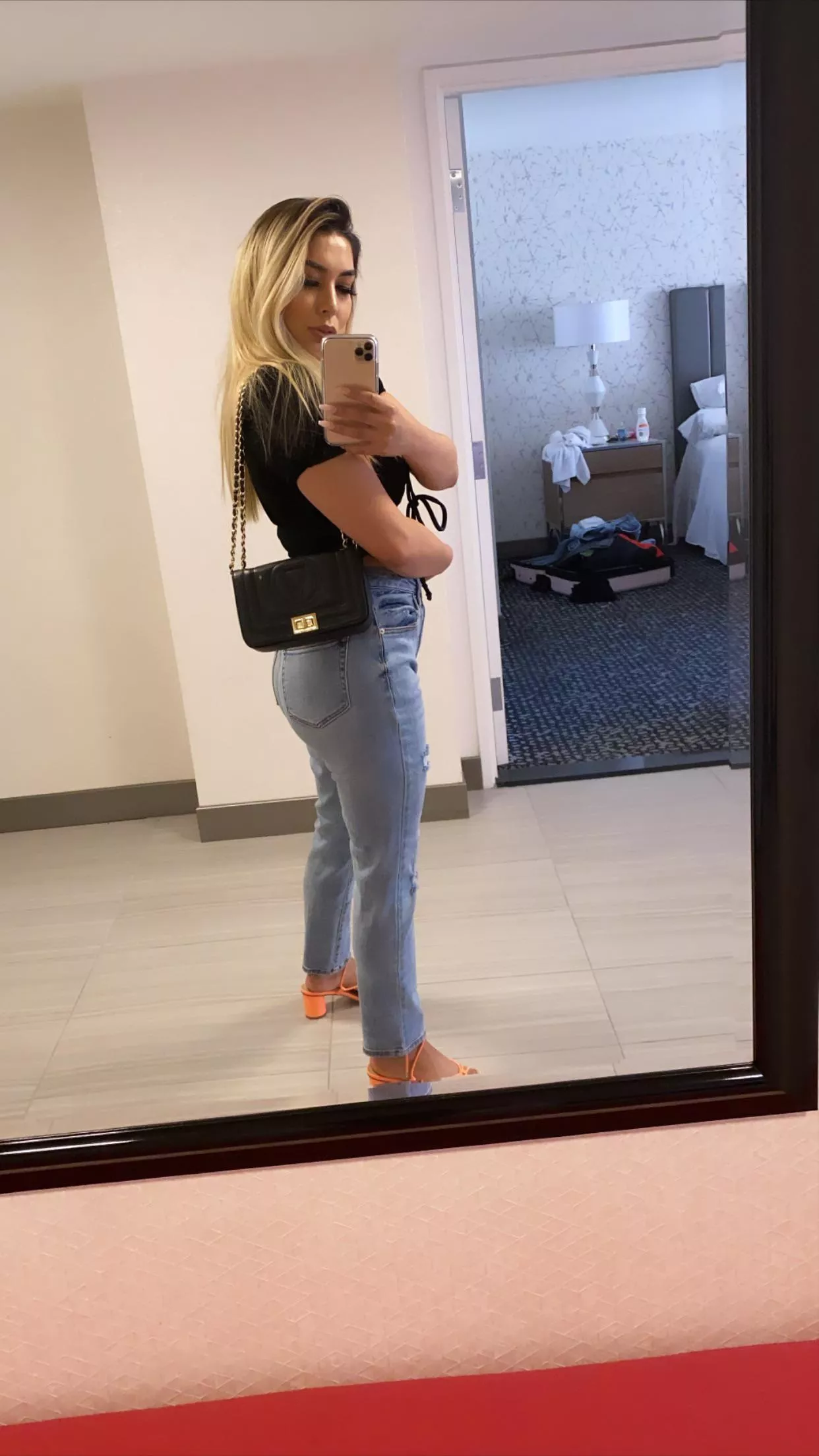 Hola papi 😩😈 posted by Forevalearnin