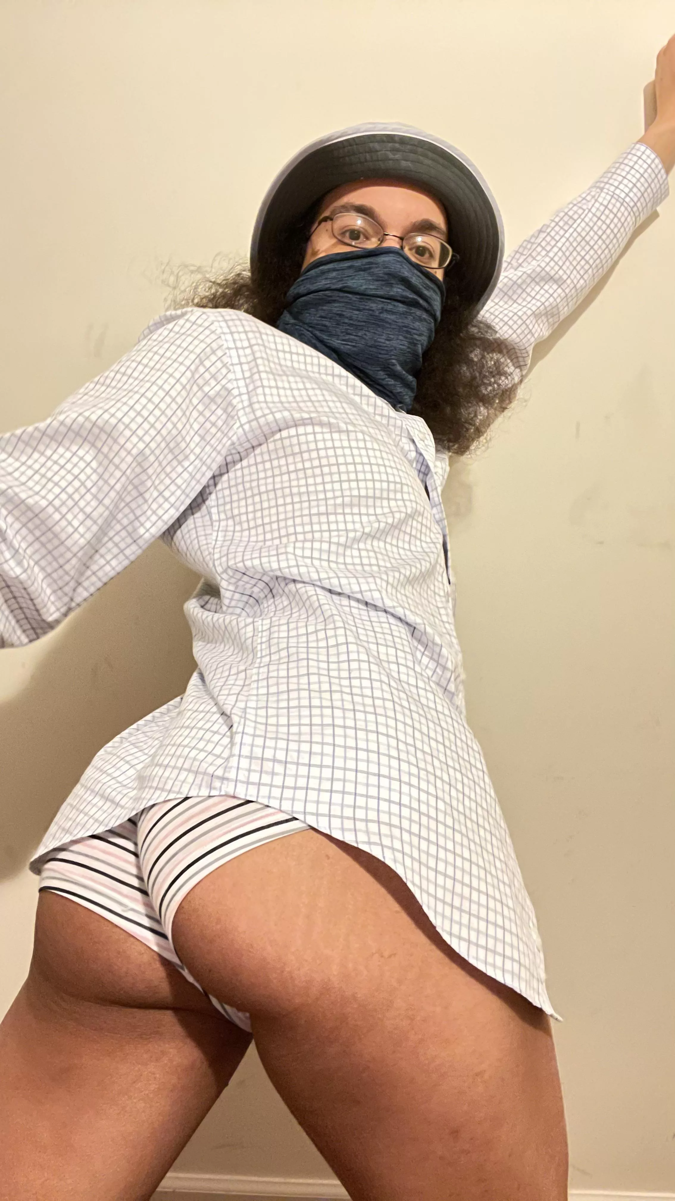 Hola people. Anyone like dress shirts? posted by Boredbluebird