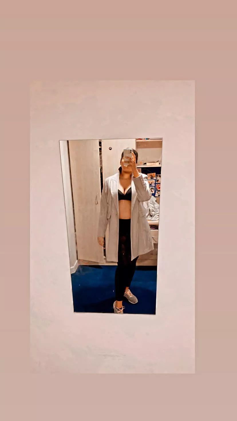 Holi OOTD ! Happy Holi 😘 posted by desi_kink