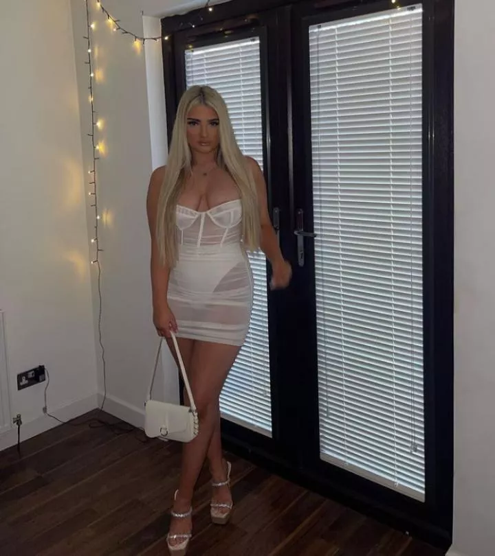 Holly posted by corruptusextremis