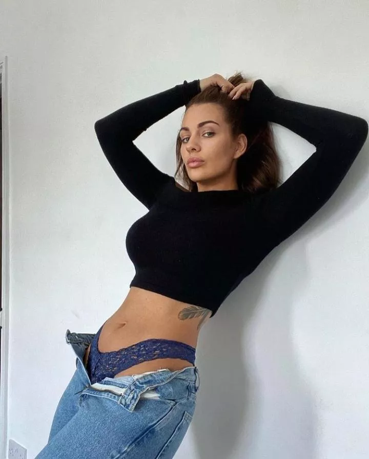 Holly Jade Peers posted by RobJacksonF3