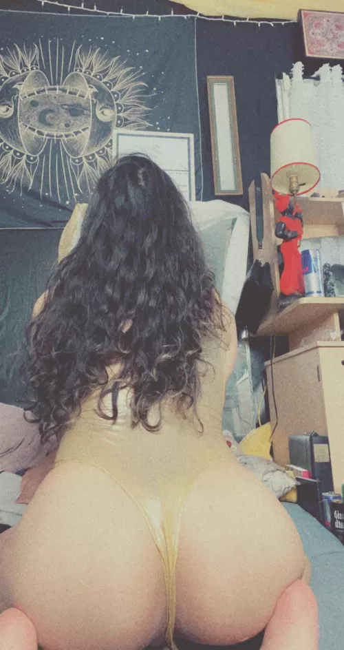 Home alone in a singlet 🤼‍♀️ by layneylust