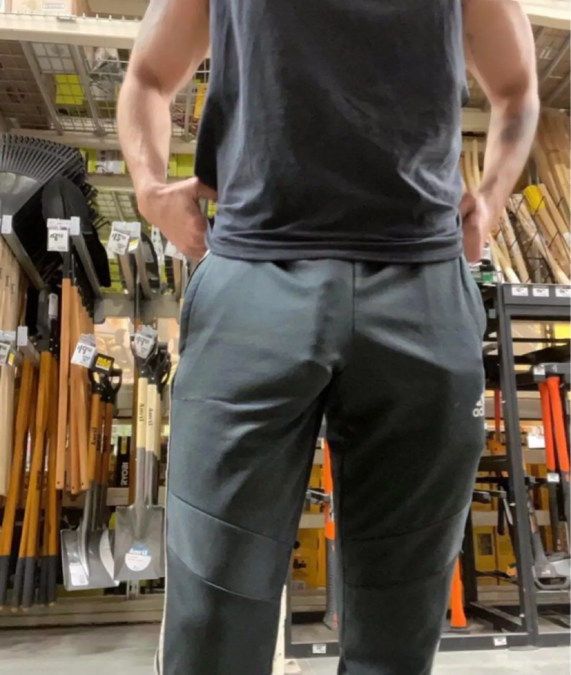 Home Depot hanging 🛠 posted by toffs25