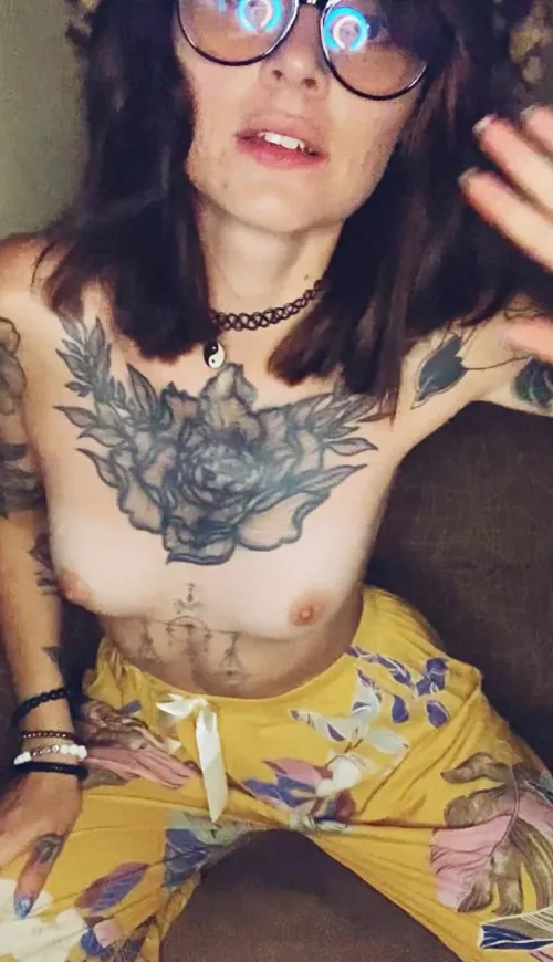 🥵 home girl is ready to please you right now, FREE SUBSCRIPTION and much more 💖😈 by Gloria_Rivera