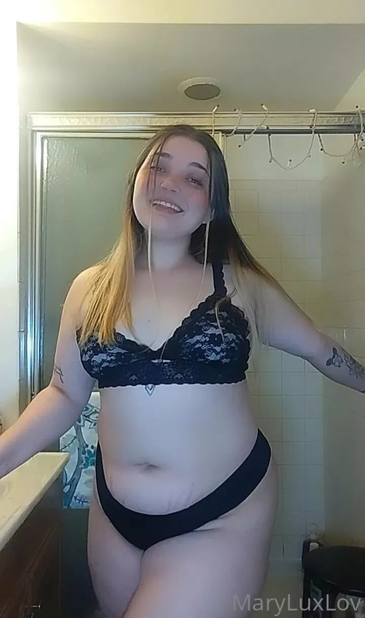 Homegrown thick women with a smile 😁 posted by MaryLuxLov