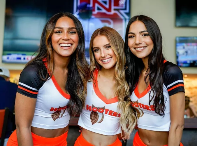 Hooters Girls by ModernHagiography